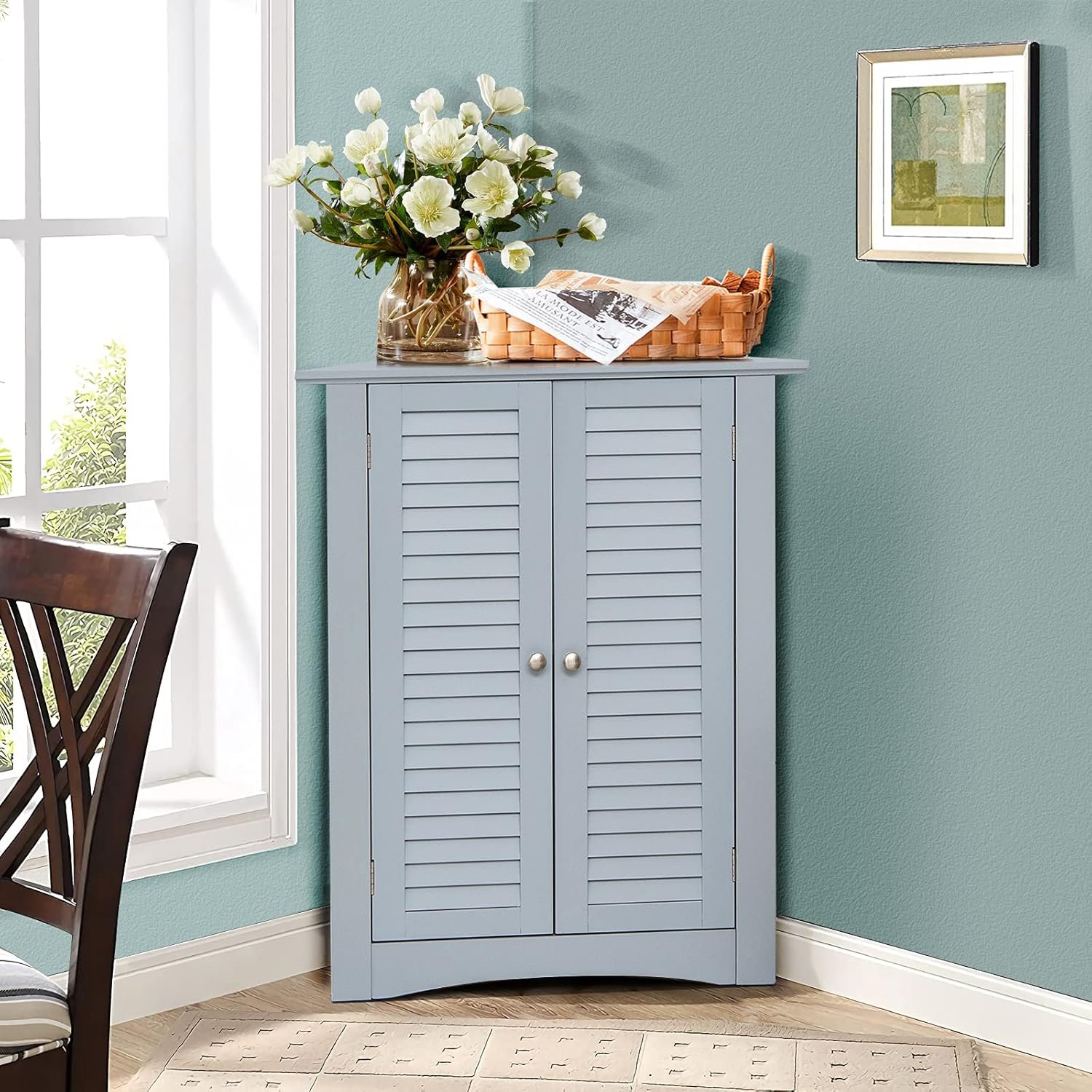 Floor cabinet