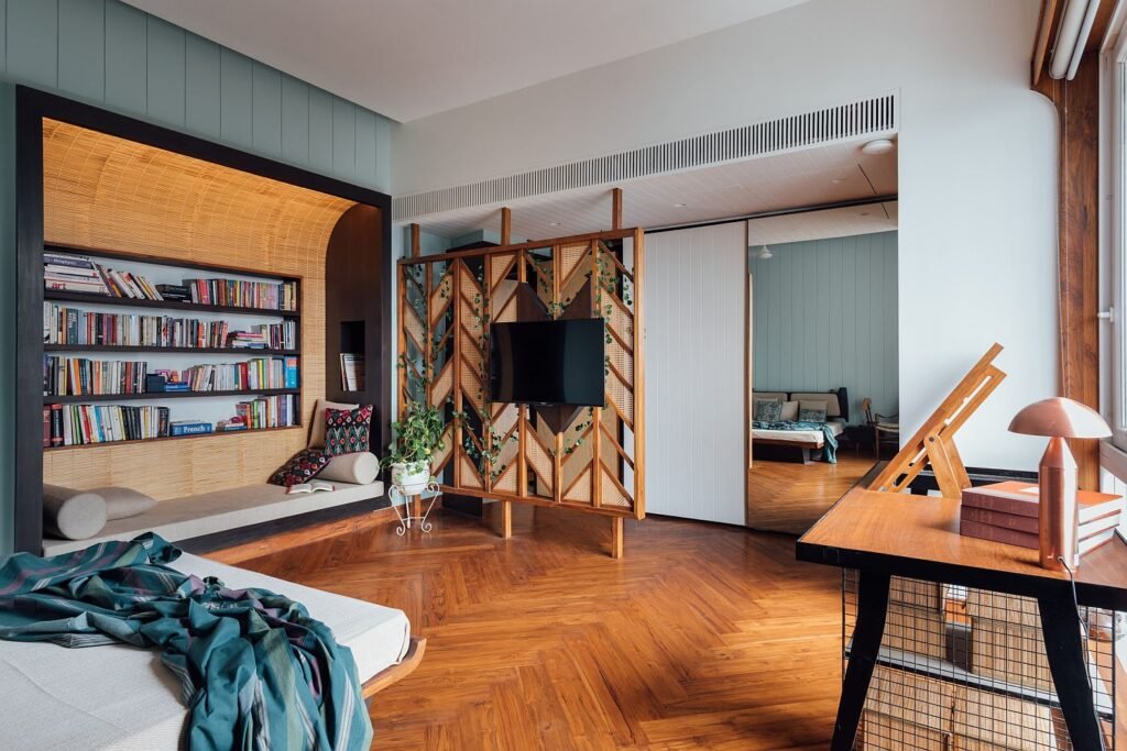 Creating-a-Cozy-Nook-in-the-Bedroom