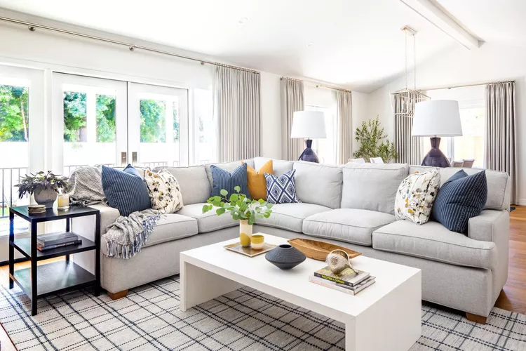 Living-Room-with-a-Sectional
