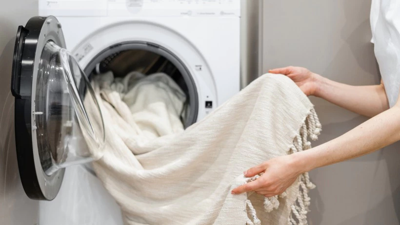 Relationship Between Detergents, Fabric Softeners, and Clothing Longevity