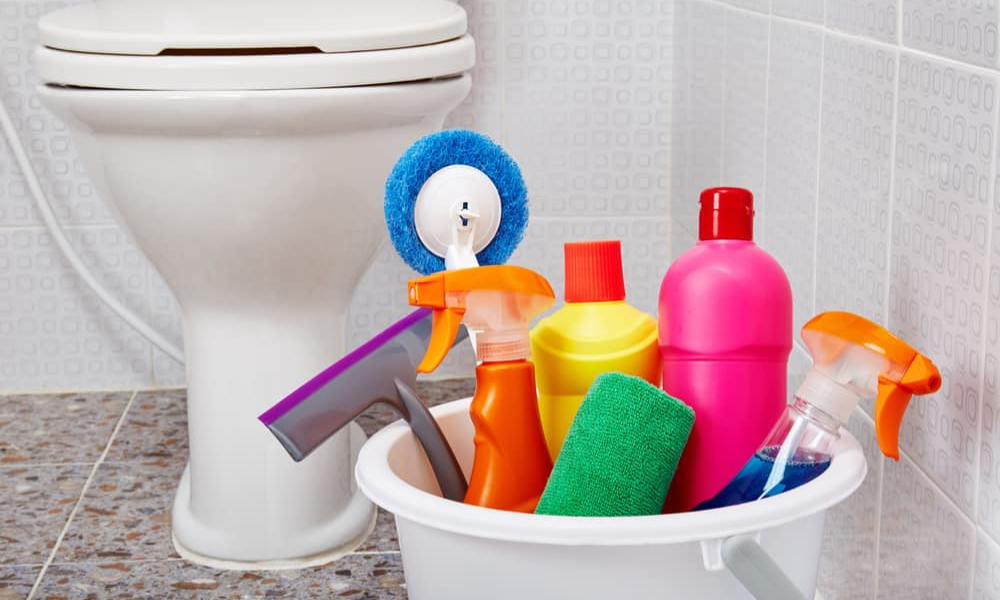 Choose the Right Bathroom Cleaning Supplies