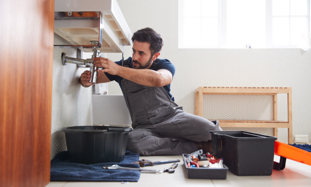 Top Reasons to Hire a Handyman for Small Repairs
