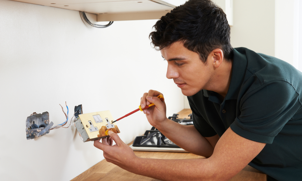Why Hiring a Handyman Is the Smart Choice