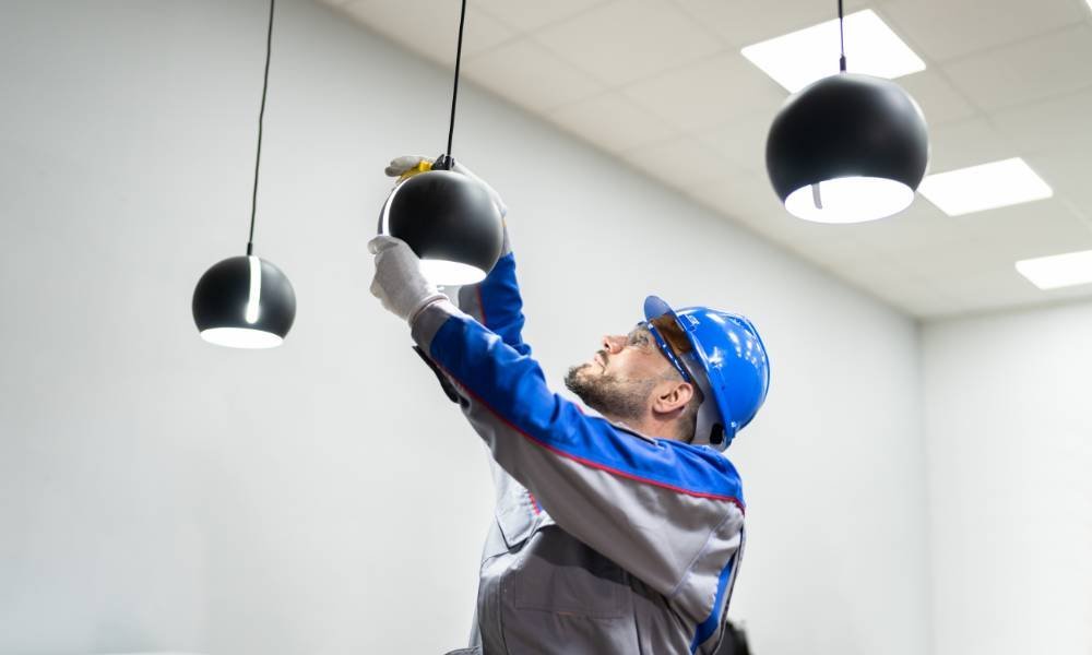 How to Clean Outdoor Light Fixtures