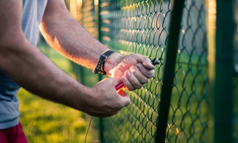 The Best Fencing Materials for Privacy and Curb Appeal