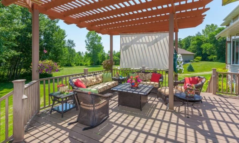 Top Tips for Designing the Perfect Backyard Deck