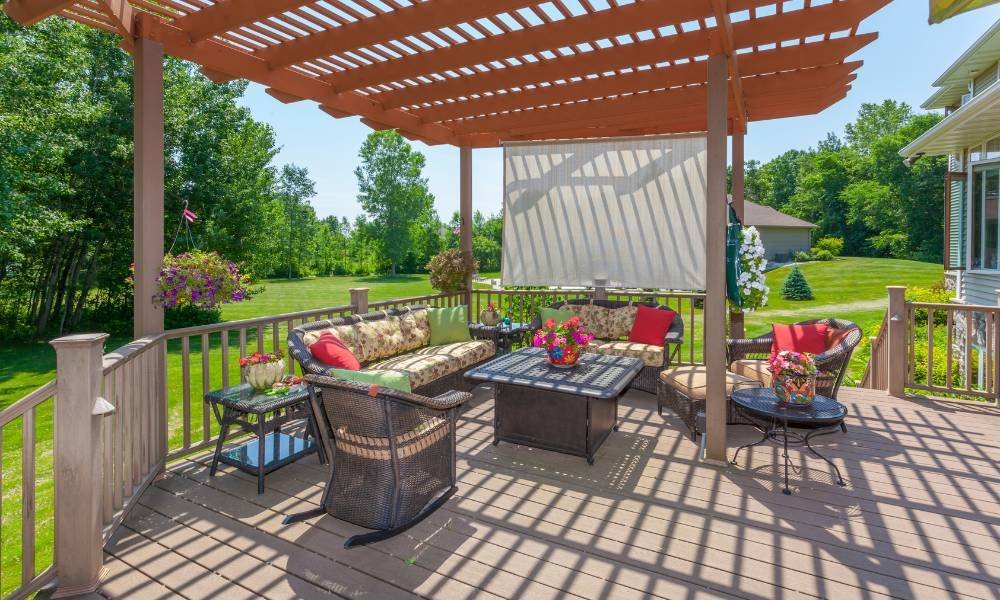 Top Tips for Designing the Perfect Backyard Deck