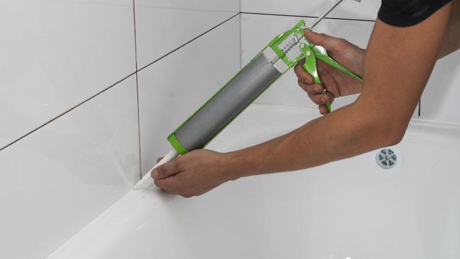 Best Caulk for Bathroom Repairs